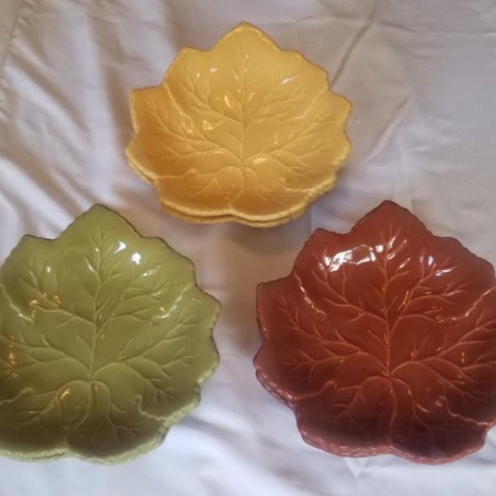 Ceramic leaf plates (3), new!